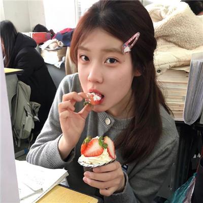 谢绿茶不嫁之恩校花正在我怀里